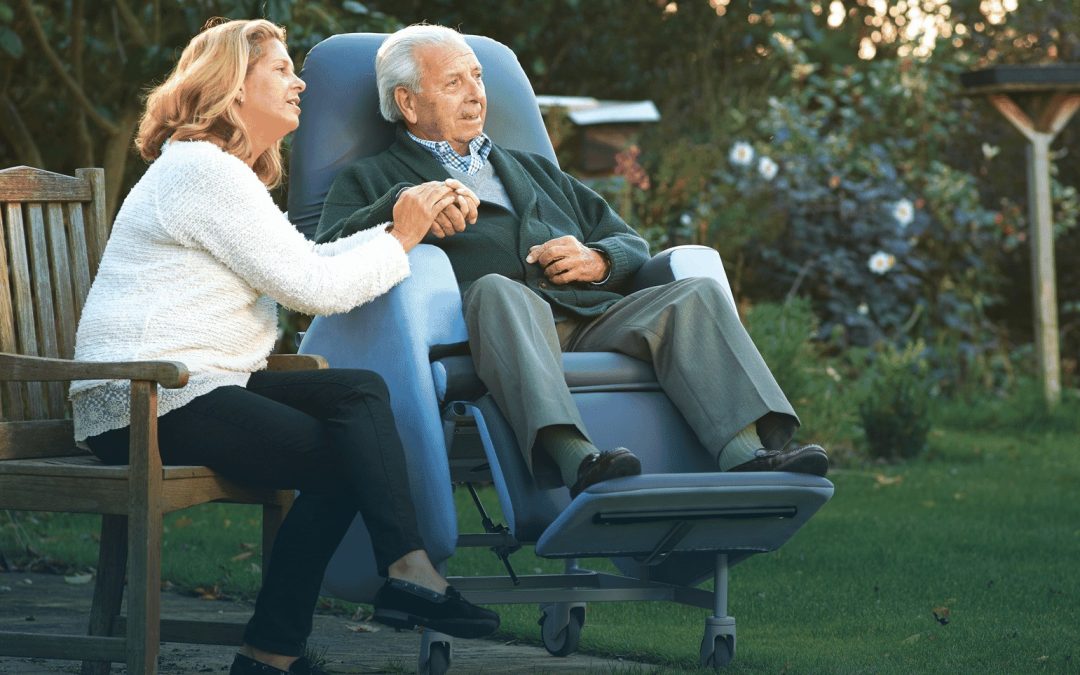 A Guide to Choosing Chairs for Elderly – Comfort, Safety, and Independence : Updated for 2025